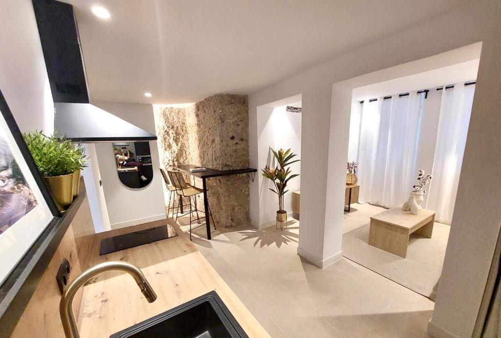 Helearon Suite Málaga Exteriör bild