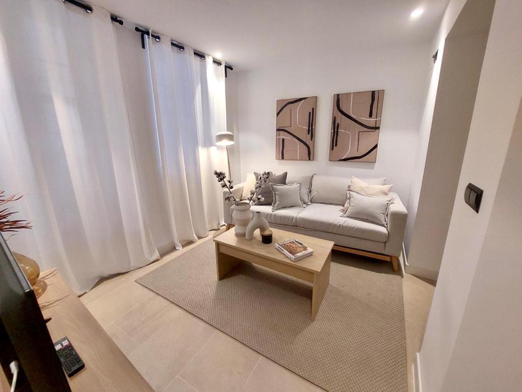 Helearon Suite Málaga Exteriör bild